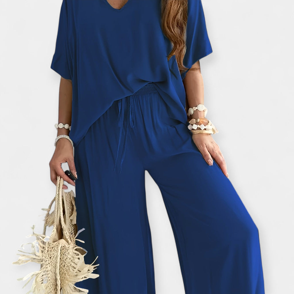 Easy Set with Wide-Leg Pants and Blouse