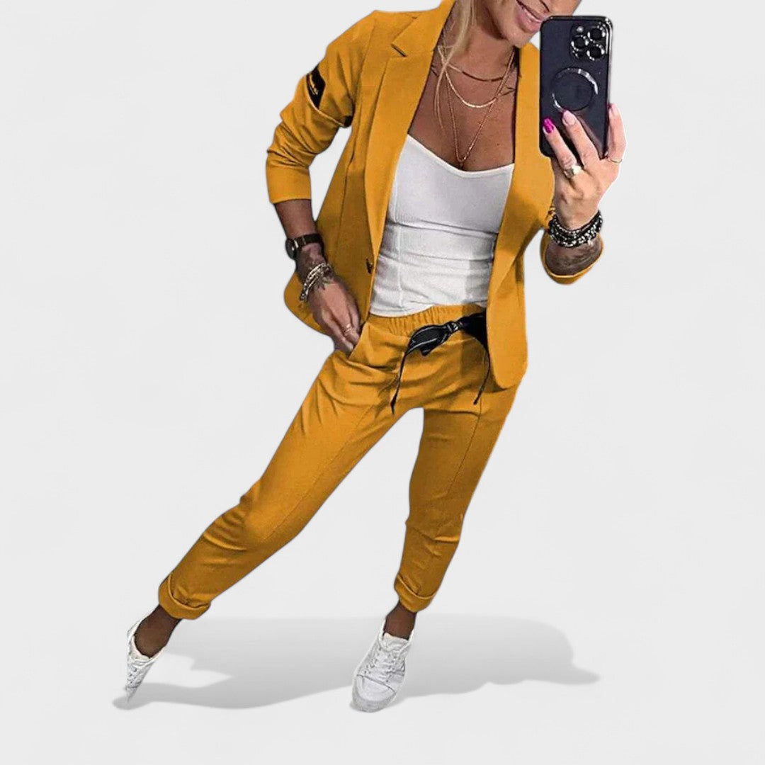 Karolina - Set la comandă cu blazer moale și pantaloni sport largi