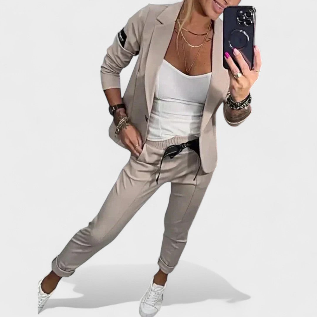 Karolina - Set la comandă cu blazer moale și pantaloni sport largi