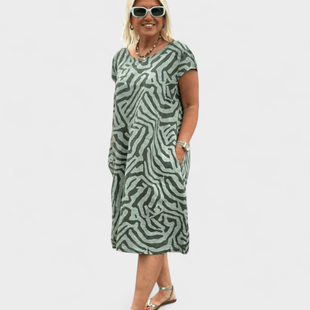 Greta - Dress with a Round Neckline and Beautiful Pattern