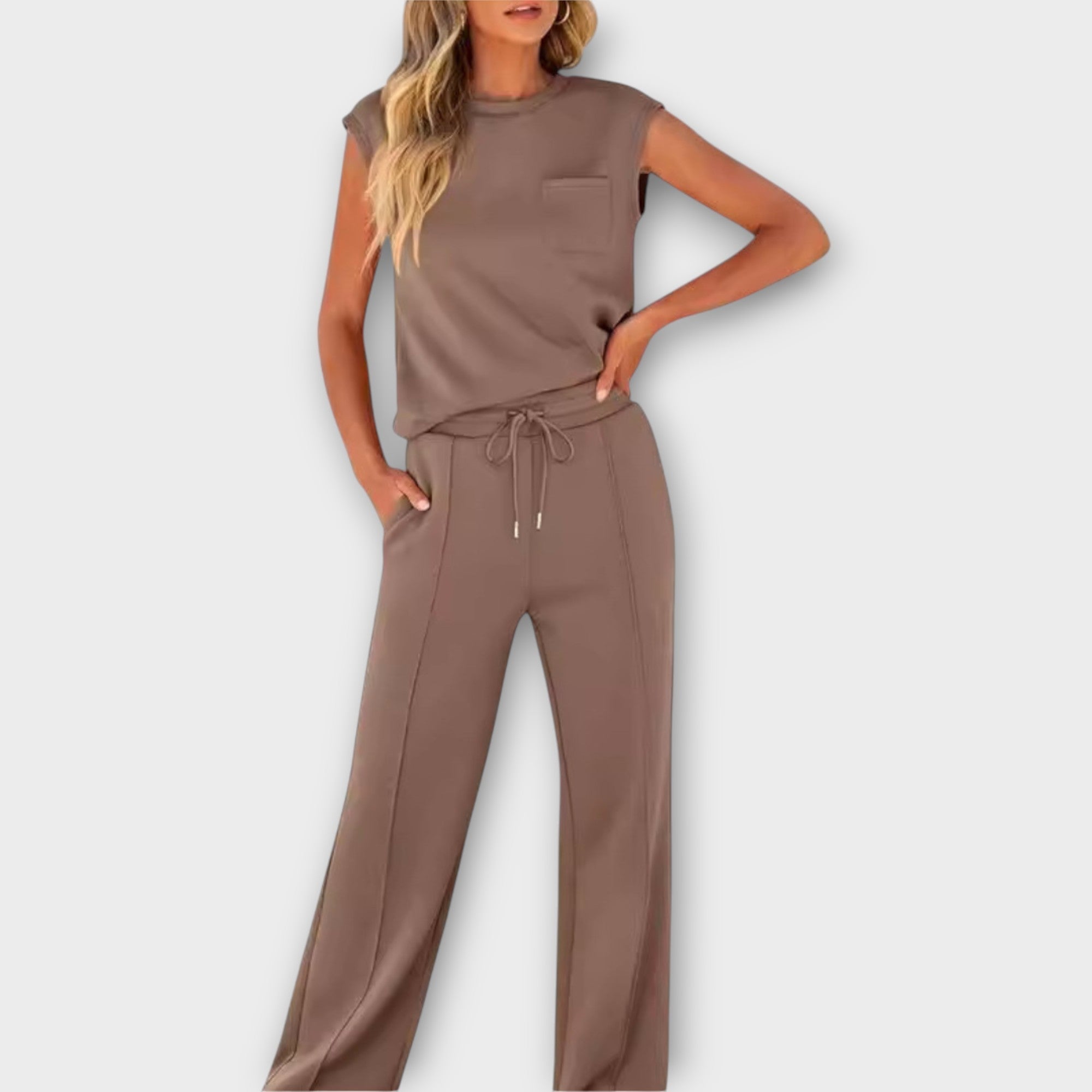 Set de top fără mâneci și pantaloni cu șnur