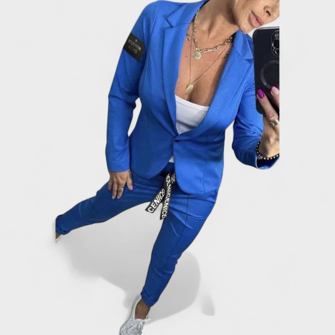 Karolina - Set la comandă cu blazer moale și pantaloni sport largi
