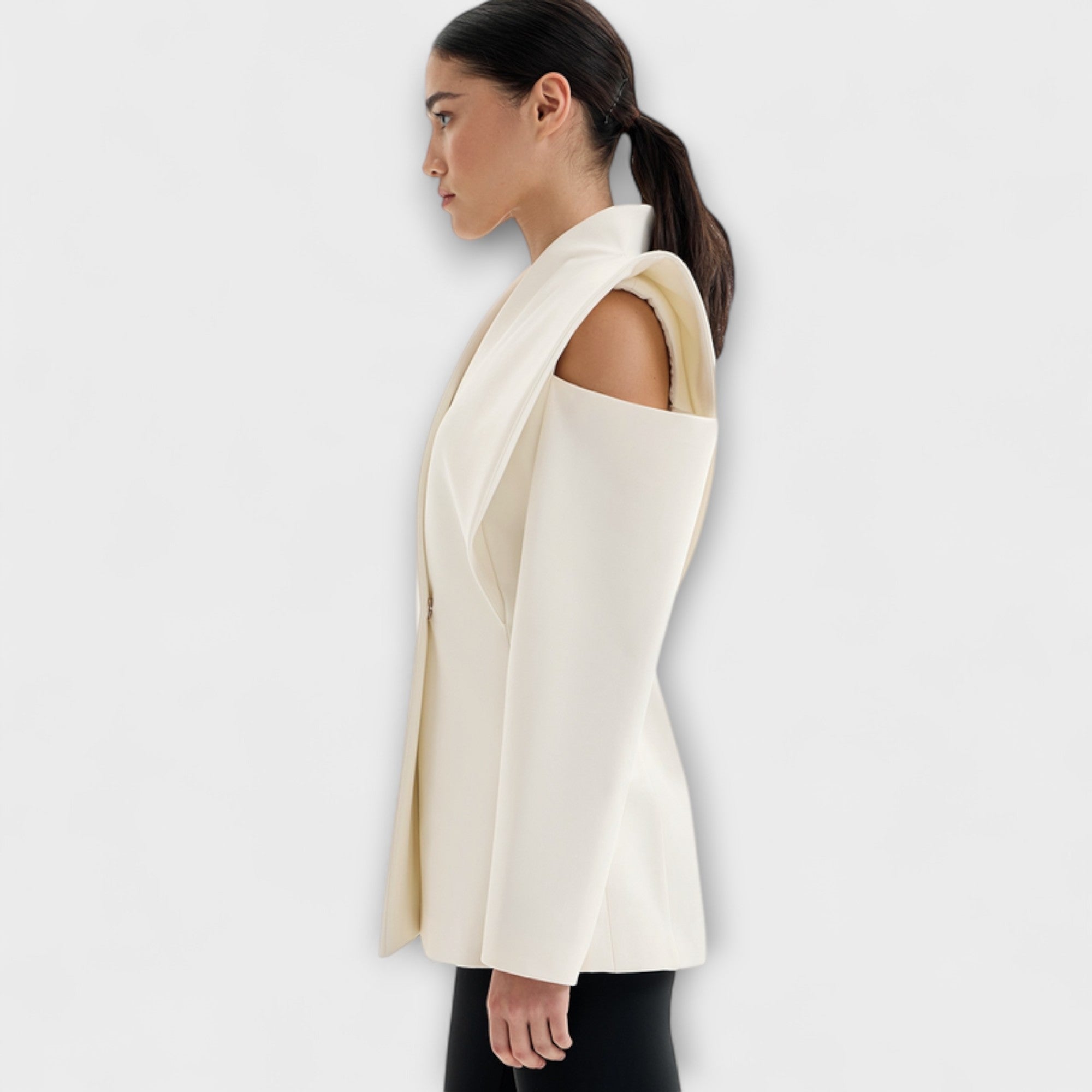 Valerija - Sculptural Shoulder Jacket