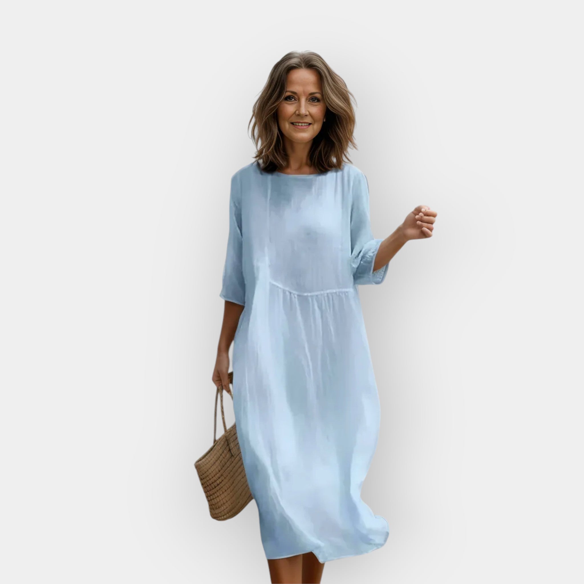 Rochie cu un design care subliniază zona abdominală