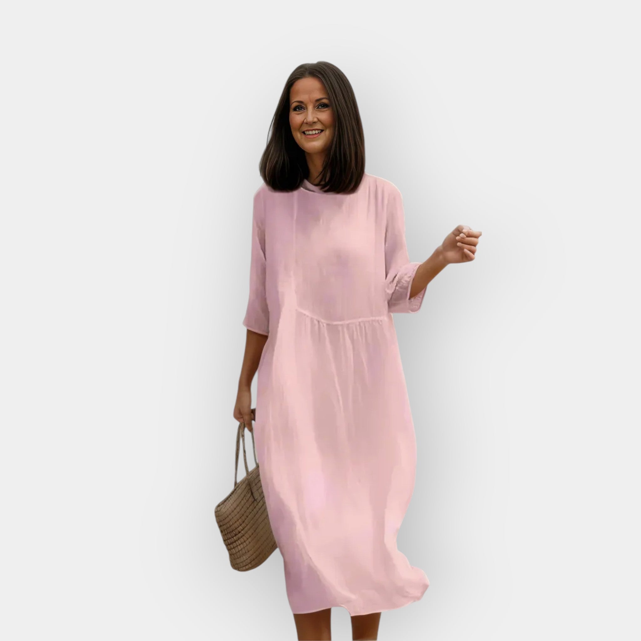 Rochie cu un design care subliniază zona abdominală