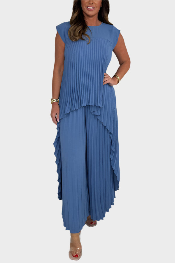 Salopetă cu top plisat, mânecă scurtă și lungime midi asimetrică, pantaloni cu croială largă și talie elastică