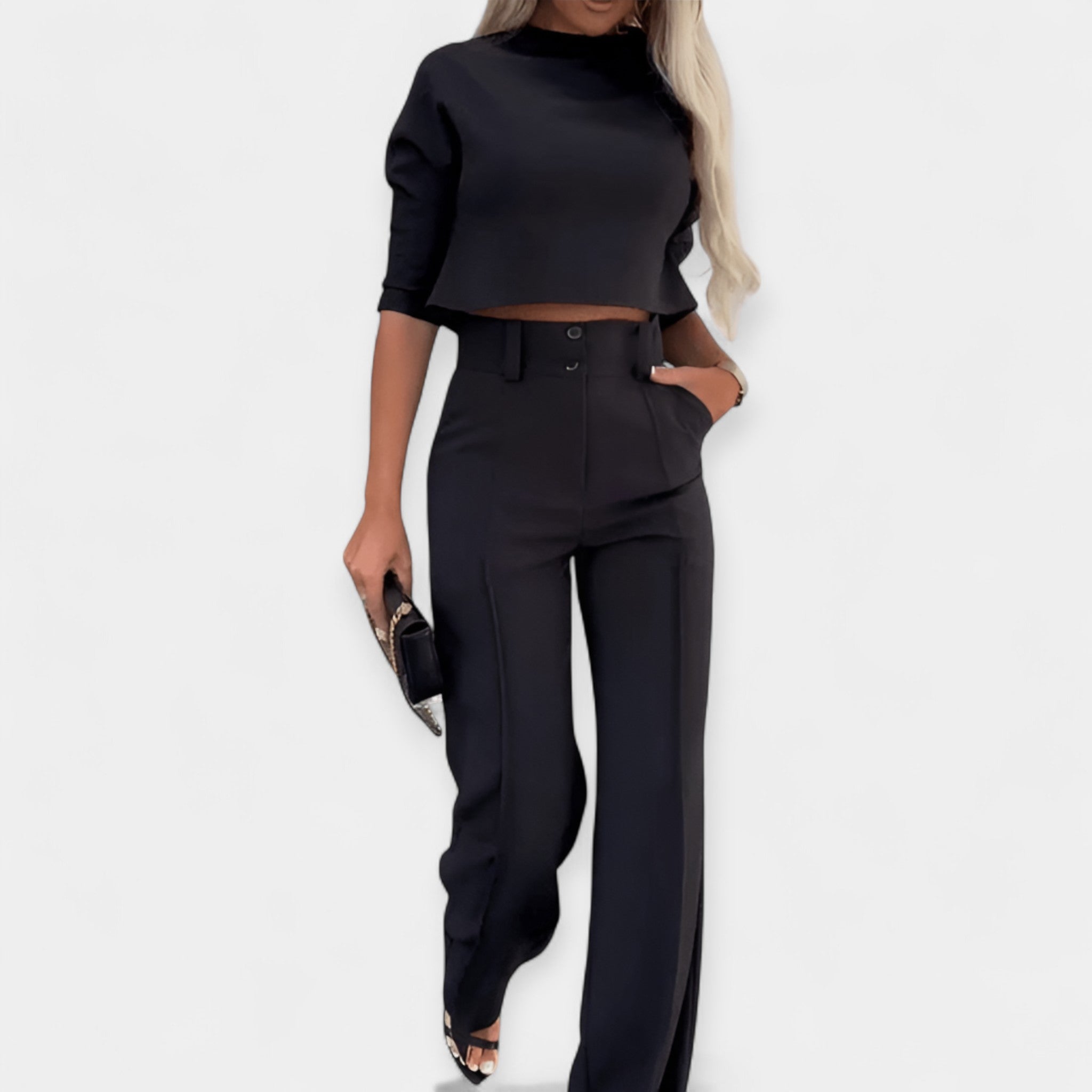 Combinație: Top scurt și Pantaloni