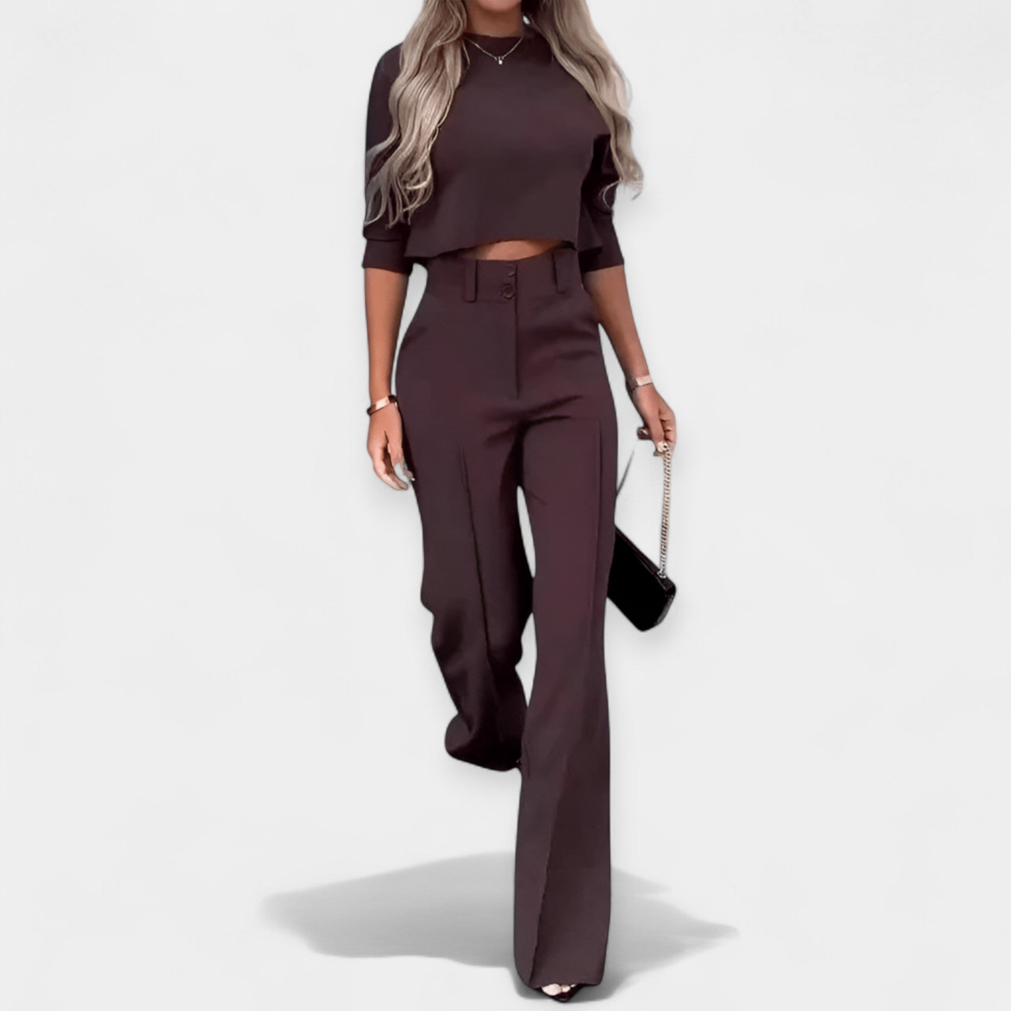Combinație: Top scurt și Pantaloni