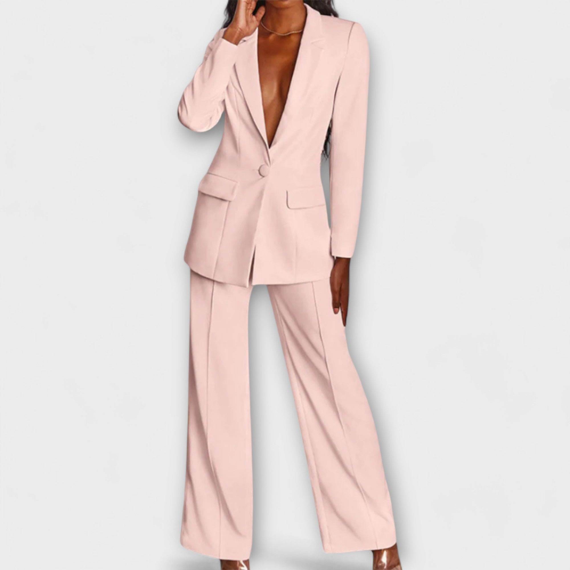 Gaidvilė - Costum Elegant pentru Femei