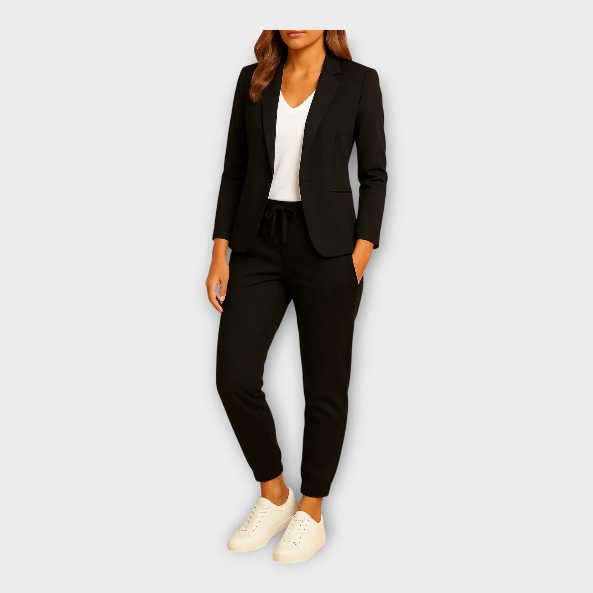 Costum pentru femei cu sacou și pantaloni jogger