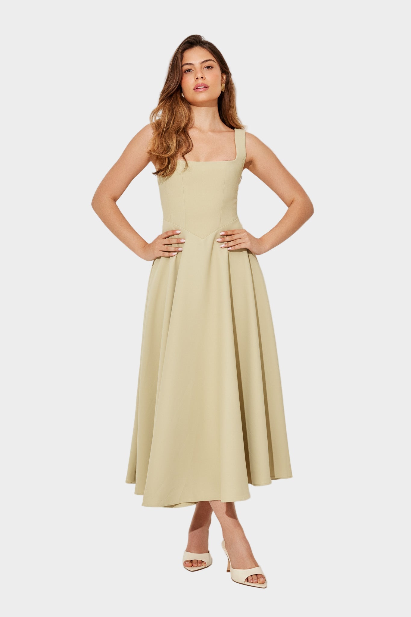 Rochie Midi Air fără vârstă și durabilă, cu linii distinctive și mișcare naturală