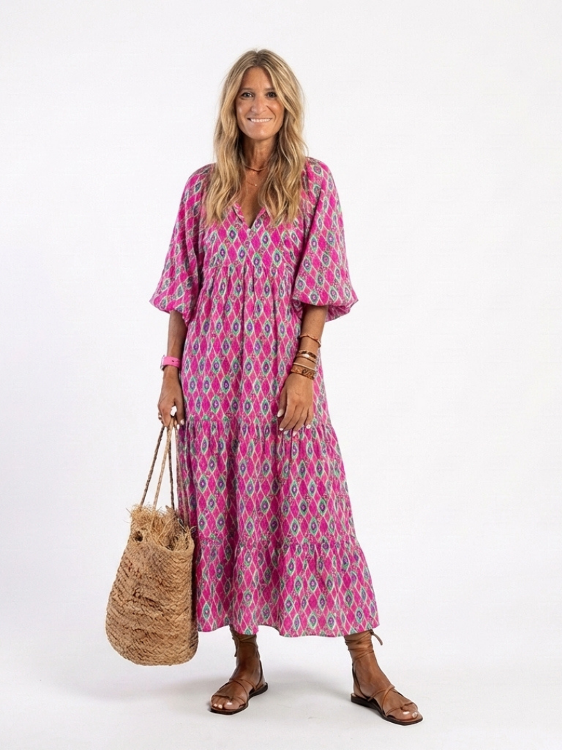 Apolline | Midi dress with three-quarter sleeves and a V-neck, with a pattern