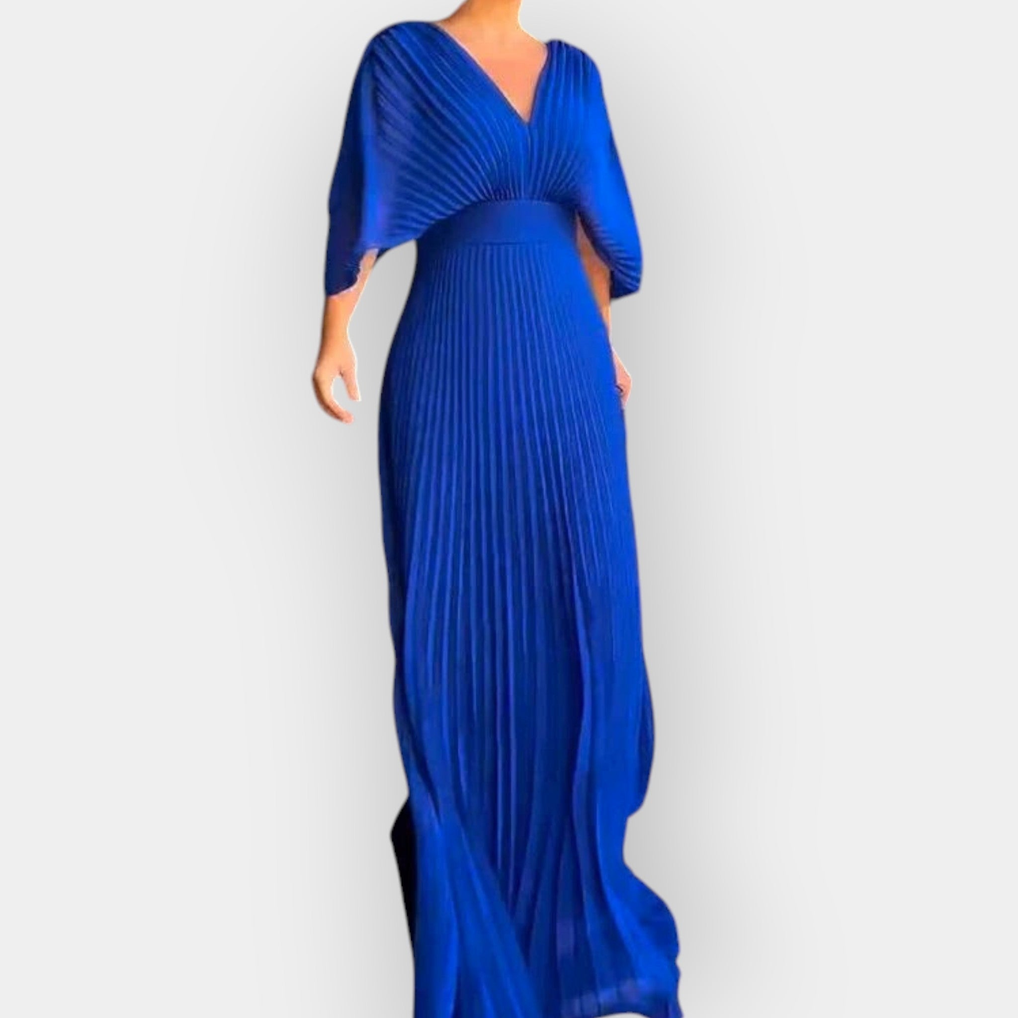 Stylish Pleated Dress with Elegant Line