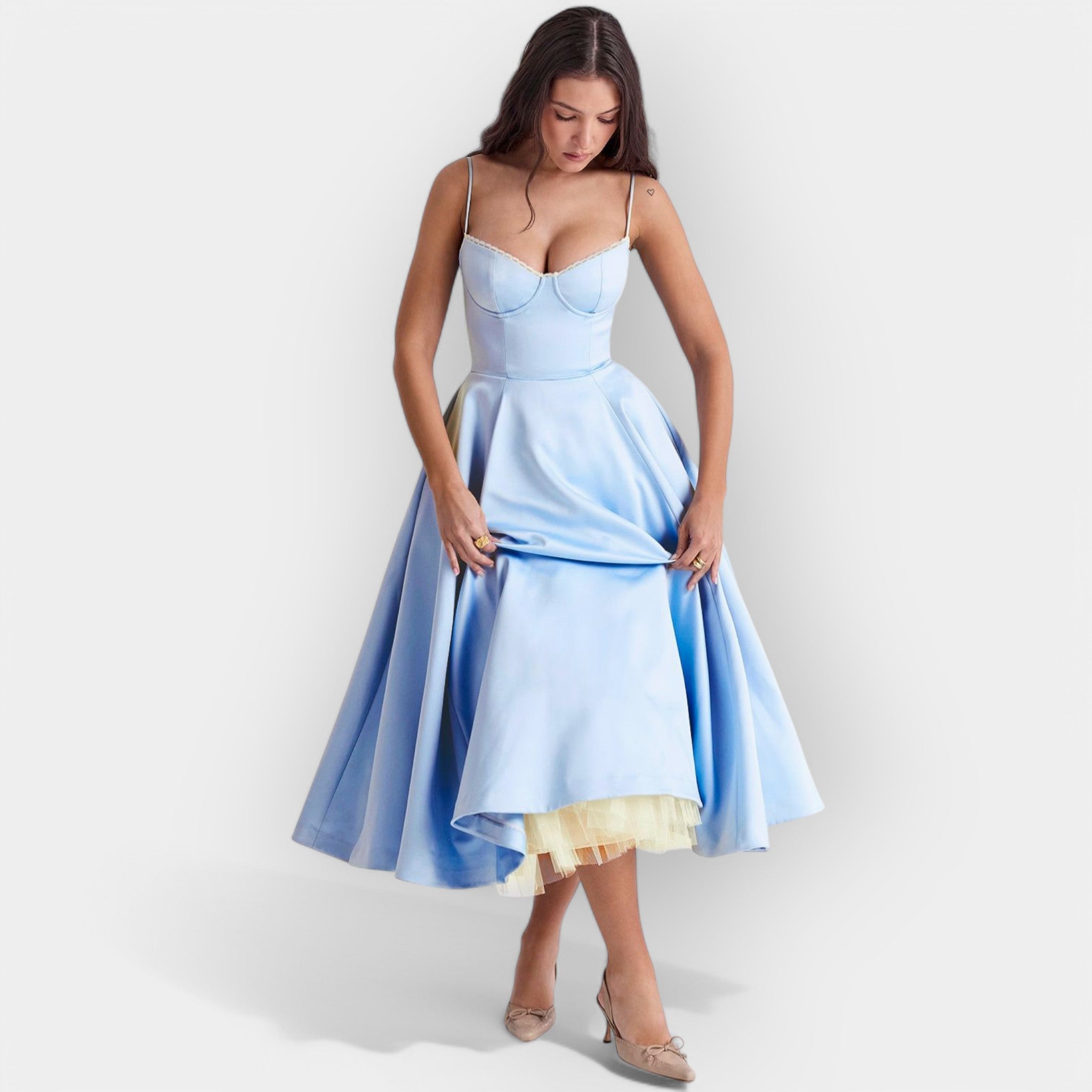 Stylish Midi Dress with Elegant Line