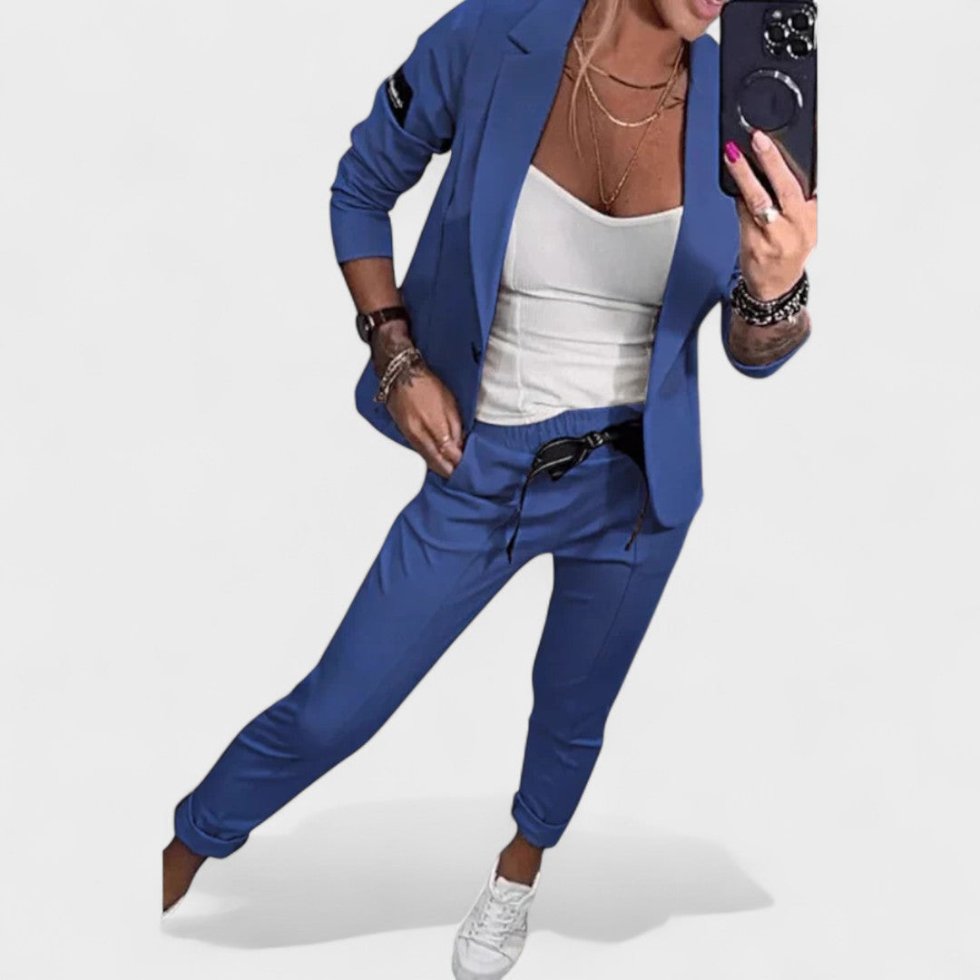 Karolina - Set la comandă cu blazer moale și pantaloni sport largi