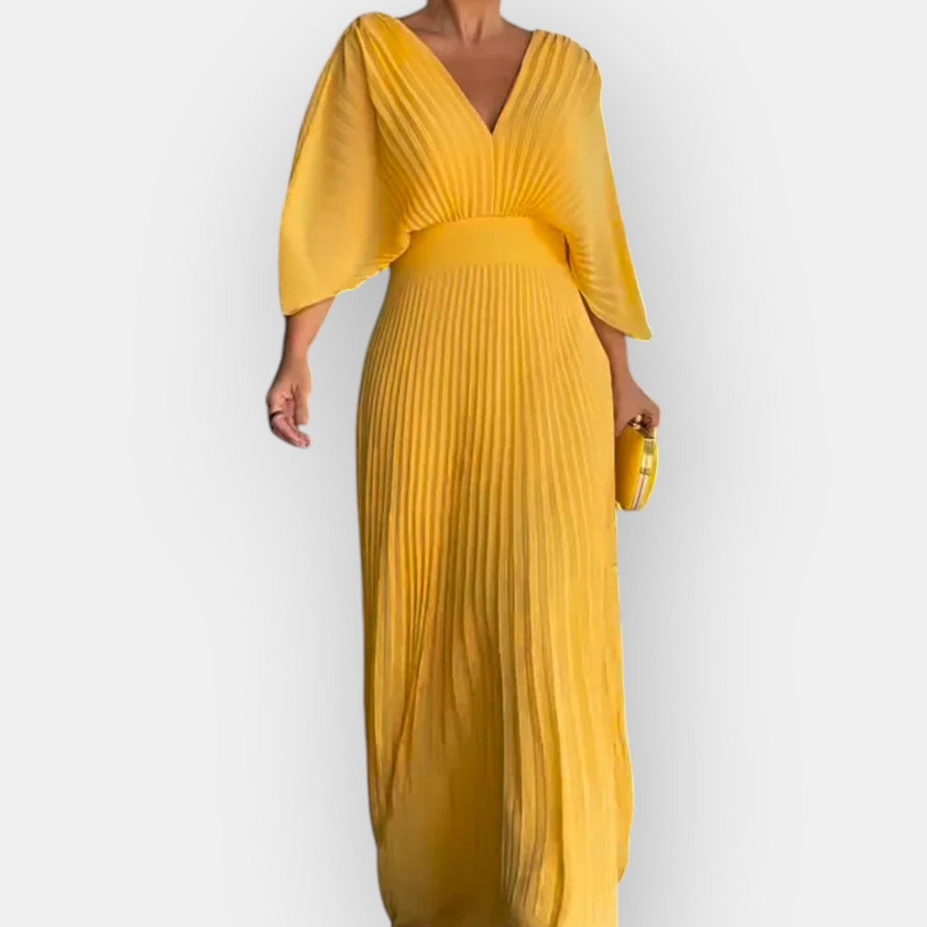 Stylish Pleated Dress with Elegant Line